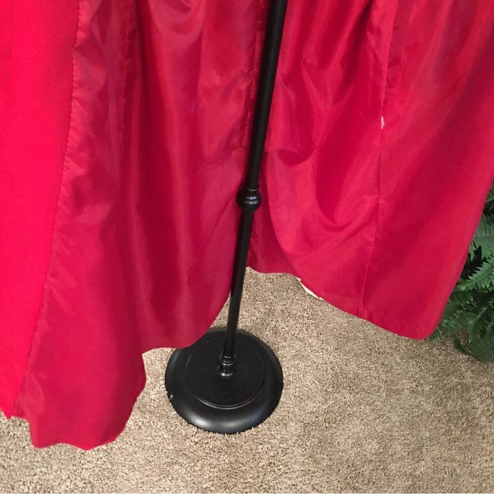 Gorgeous,‎ Stunning, Luxurious Red Trench with Gold Detailed Buttons - Picture 10 of 10